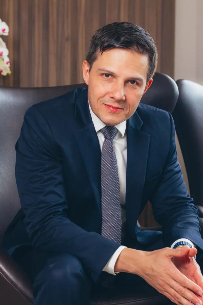 O ano de 2025 promete ser histórico para o mercado de leilões no Brasil, especialmente para quem busca leilões de imóveis a preços competitivos. Com o setor aquecido, diversas oportunidades surgem para investidores e interessados em adquirir bens de forma segura e vantajosa. Além disso, a facilidade proporcionada pelos leilões online tem ampliado o acesso e a participação do público.