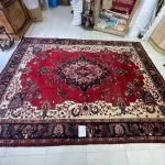 Tapetes persas e móveis de luxo disponíveis em leilão online da Topo Leilões, com descontos especiais e lances a partir de setembro.